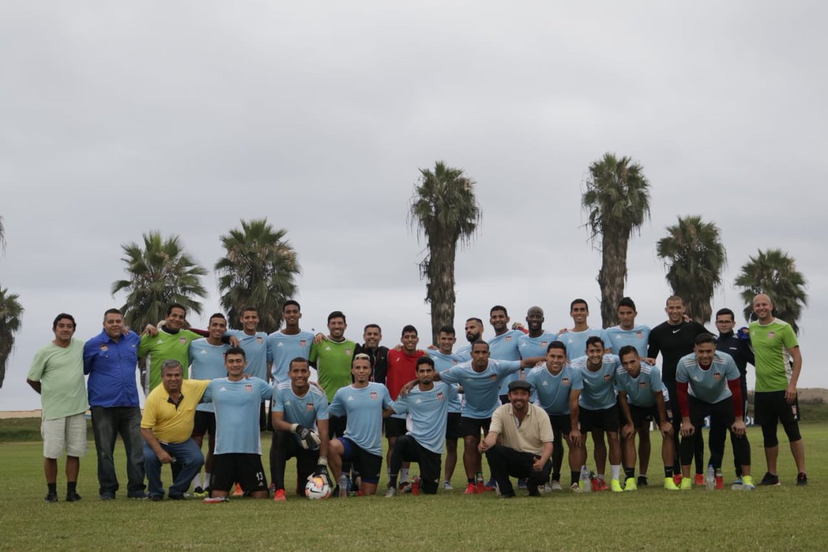 Carabobo_FC's tweet photo. ¡Gracias @Universitario!

Agradecemos al Club @Universitario de Deportes por su colaboración, al permitirnos utilizar sus instalaciones de Campo Mar "U" en la ciudad de Lima 🤝 🇵🇪🇻🇪. 

¡Nos vemos hoy! 🔥⚽

#VamosGrana 🇱🇻 https://t.co/aZrq4hskhC