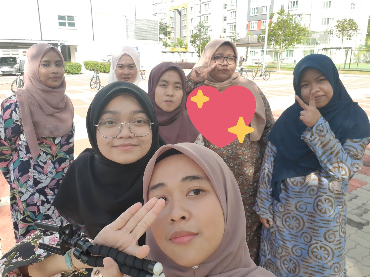 heyitsatiq's tweet photo. My housemates ♥️
#B307 https://t.co/HZPHGyEULG