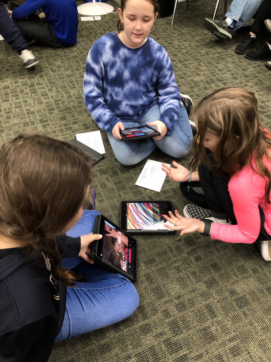 JackiMcKinney2's tweet photo. Students are working on parts of speech Clips presentations to teach classmates. #TweetThatTechYES https://t.co/JIWjkbMcSI