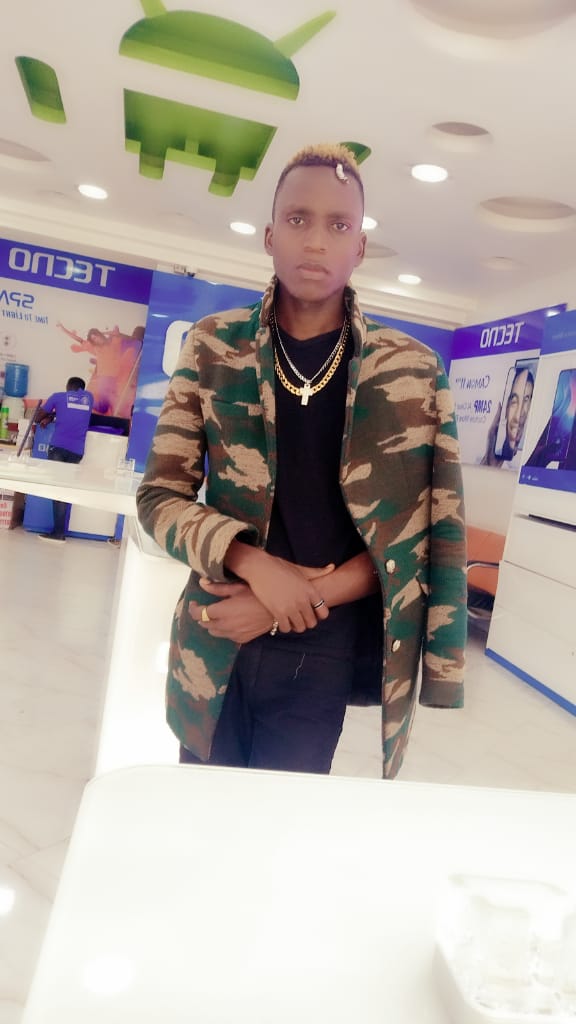 DJ_Santos256's tweet photo. We link up ol kmpl babies always live at Blue Point kireka
In #ladiesnight #LadiesCamp hosted by me the problem guy DjSantos https://t.co/o2fwun6I4O