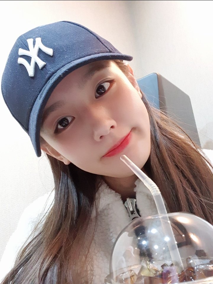 MIYEONGLOBAL's tweet image. [TRANS] MIYEON Fancafe Update #여자아이들 #미연 #G_I_DLE #Miyeon 

[MIYEON] Good night 💜

Neverland good night I love you ❤️