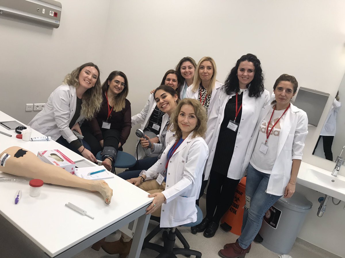 deryakrk's tweet photo. Endless thanks to Semahat Arsel for all her support and education oppurtunity in the nursing profession. 
With our regards.🌸🌺🧿#sanerc  #kocnurses  #yoihd #ostomy #wound #hemşireliksertifika #hemşire #hemşirelikeğitim  #stomaveyarabakımhemşireliği https://t.co/bQBXONNVMU