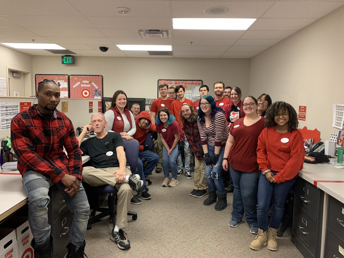 NicoleB0634's tweet photo. Celebrating our team at 2415 today and all their success over that last few months with breakfast!!! #Ladderless #Boxless #GreenBRLA #GuestReady 🥰🥰🥰 https://t.co/qf3ueQ8geY