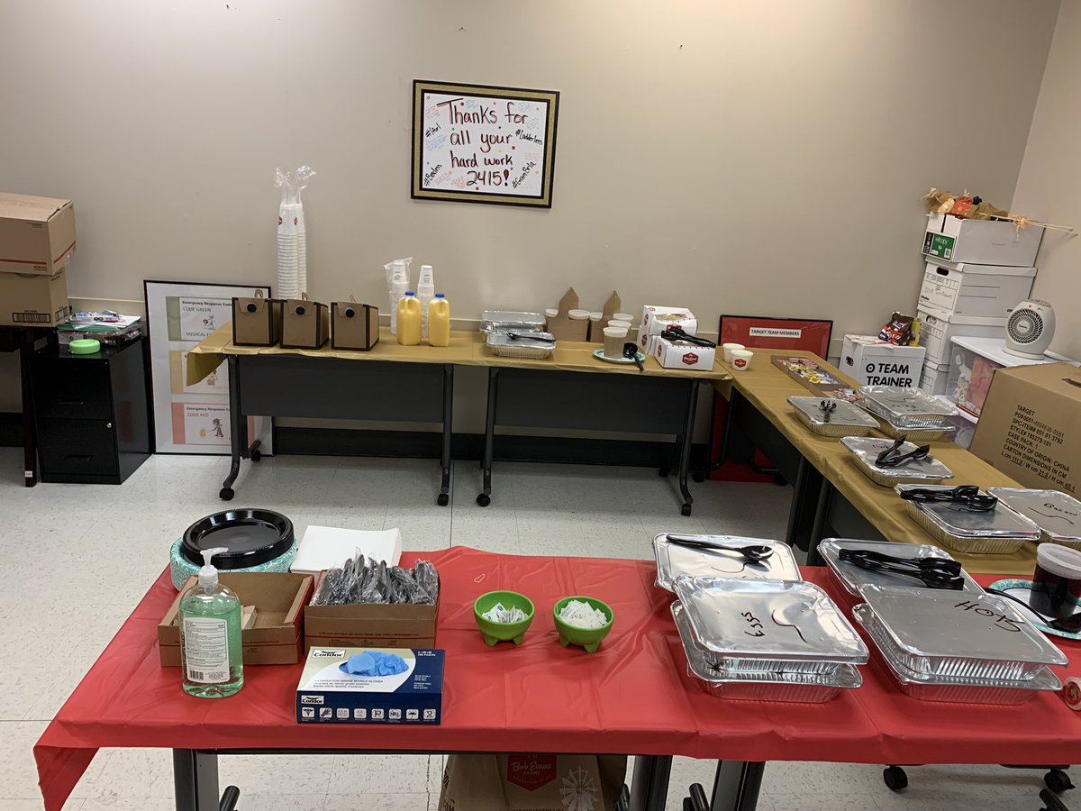 NicoleB0634's tweet photo. Celebrating our team at 2415 today and all their success over that last few months with breakfast!!! #Ladderless #Boxless #GreenBRLA #GuestReady 🥰🥰🥰 https://t.co/qf3ueQ8geY