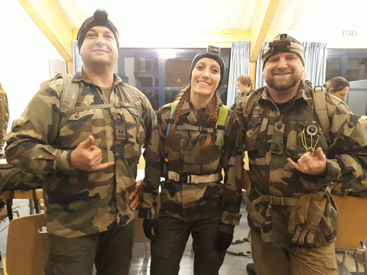 CapdevilaJean's tweet photo. Départ pour le Trail de nuit 30 km à travers la piste + la forêt .Énormément de brouillard et surtout un froid intense.
#Luxembourg #ARMY #trailrunning #trail #Consdorf https://t.co/oxzTh3tja9