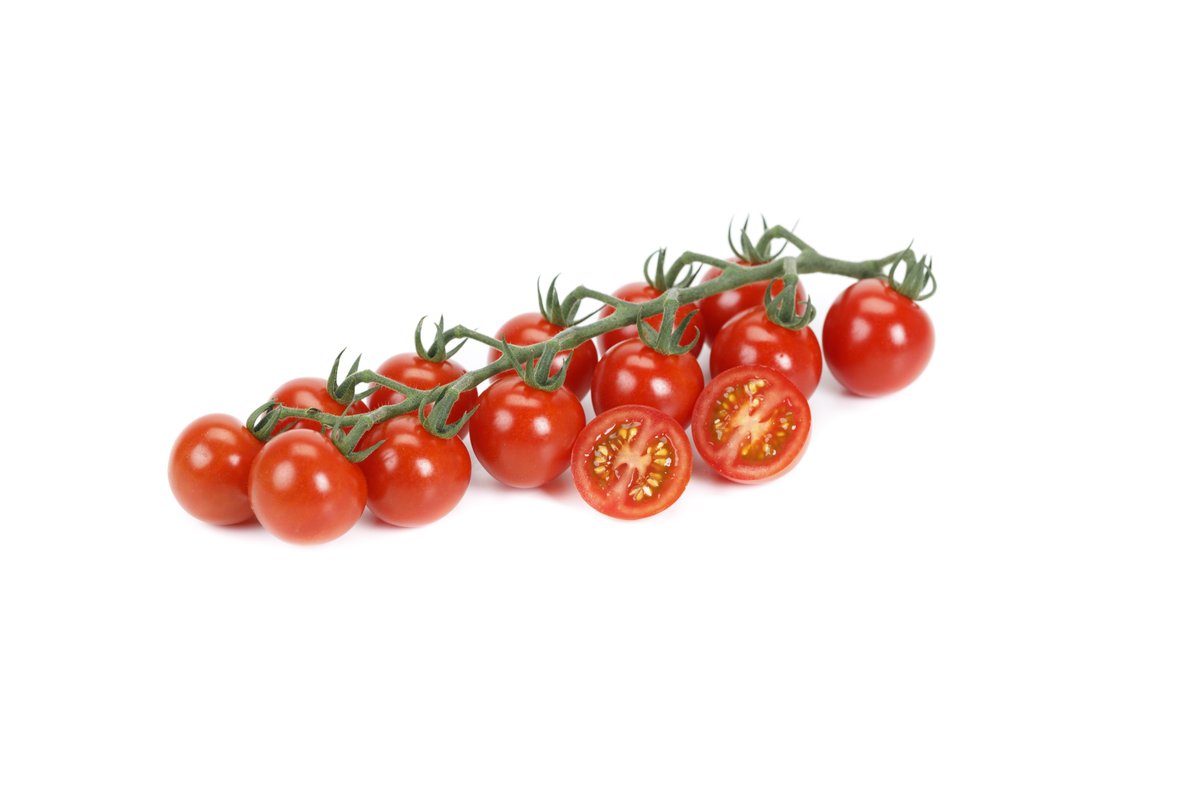 STORY - “One bite and the consumer is hooked”.  With its unique taste, crunchy bite and visual appeal, Reddery RZ is the perfect cherry tomato in the premium segment. Growers Jamie Moracci and Christian Zeiler share their experiences: bit.ly/2NXchFl #StrongerTogether