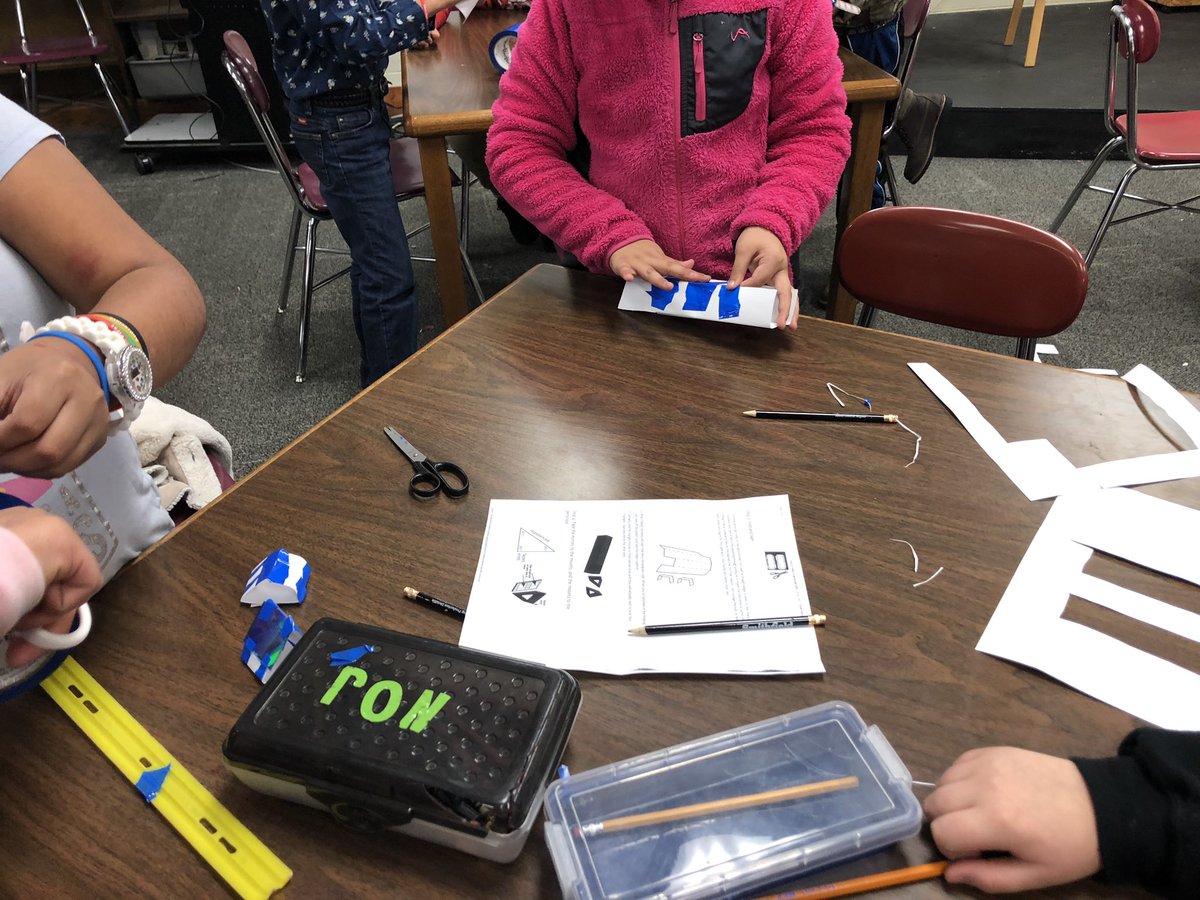 ReadforCupcakes's tweet photo. Building #periscopes Science and literacy! #howto @UISSpartans @sciencetoymaker https://t.co/anW50wr7vn