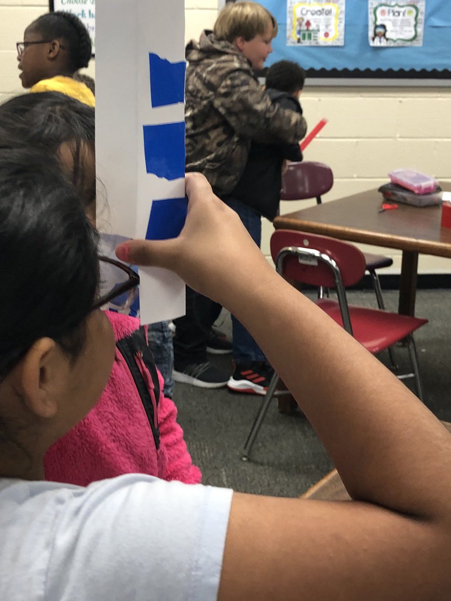 ReadforCupcakes's tweet photo. Building #periscopes Science and literacy! #howto @UISSpartans @sciencetoymaker https://t.co/anW50wr7vn