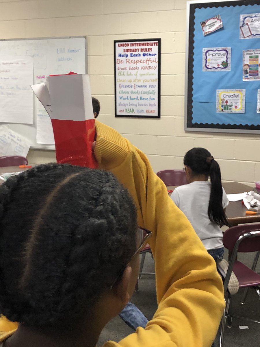 ReadforCupcakes's tweet photo. Building #periscopes Science and literacy! #howto @UISSpartans @sciencetoymaker https://t.co/anW50wr7vn