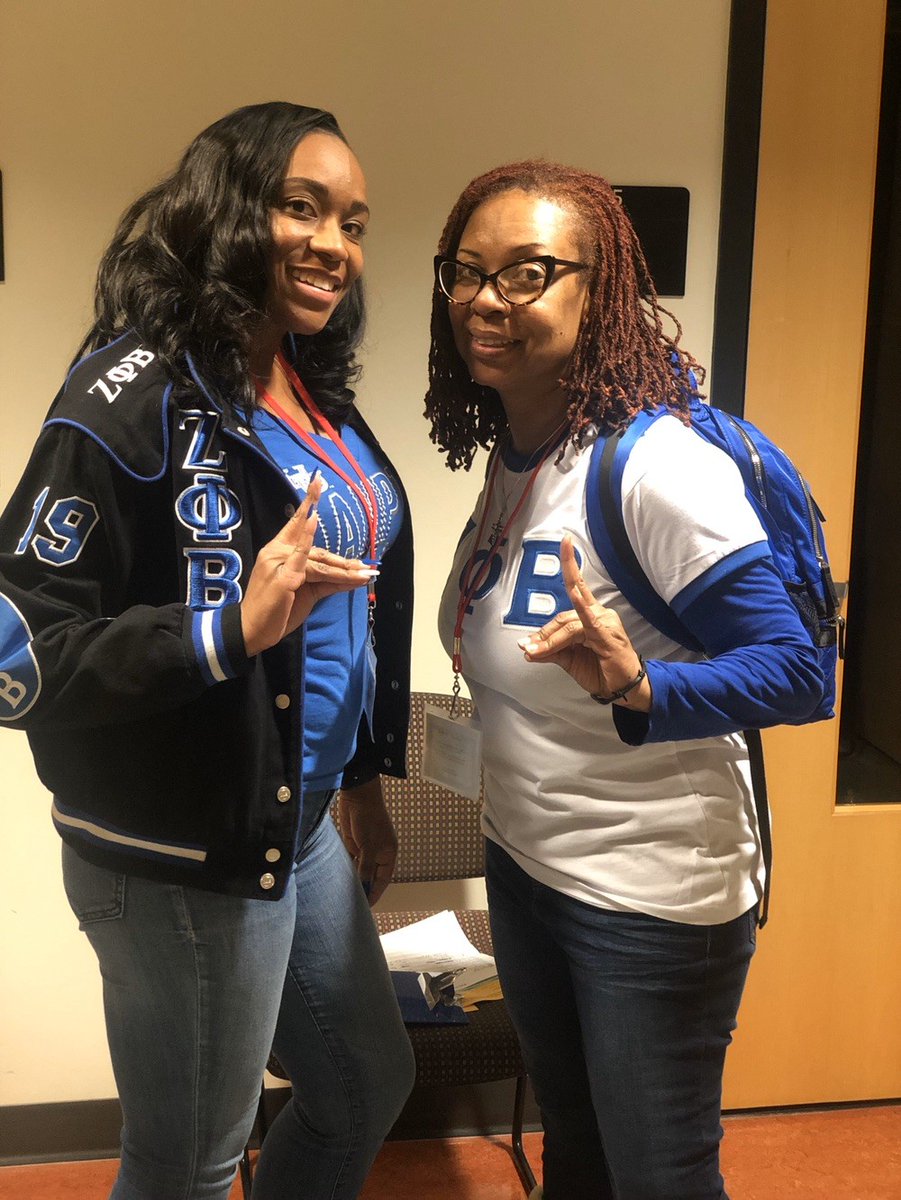 GAHZZetas's tweet photo. Last week we volunteered @ the 12th Annual HBCU Fair where 60+ HBCUs shared info to Montgomery Co. students 💙
#communityconscious #actionorientedorganization
#ZetaPhiBeta #ZPhiB2020 #gahzzetas #Bethesda #Potomac #MontgomeryVillage #GermantownMD #Poolesville #MontgomeryCountyMD https://t.co/VqySkBZB30