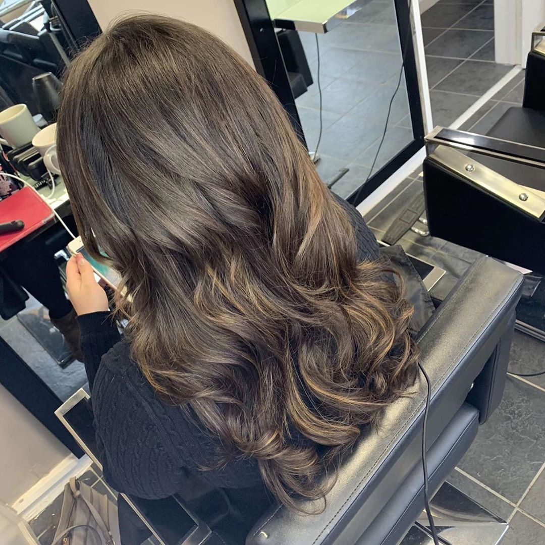 zenluxuryhair's tweet photo. Hair goals using our Zen micro rings 😍
Posted @withrepost • @ch1cha1rbeauty Colour transformation done By B and full head I tip extensions.
#longhair #microringextensions #colourchange 🔥
#zenhairextensions #zenhair #hairfordays #longhairdontcare #extensions https://t.co/DwioX2qNQB