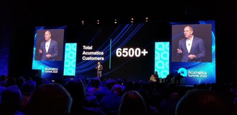 AlgorithmInc's tweet photo. Last year @jon_roskill announced 5,200 customers. In 2019 a little over 1,300+ new sites were added. Think about that for a sec. Approx. 5 companies per day chose Acumatica. Is your #legacyerp community growing as fast? #WhereIsAlgo https://t.co/9QpwfNSJwN
