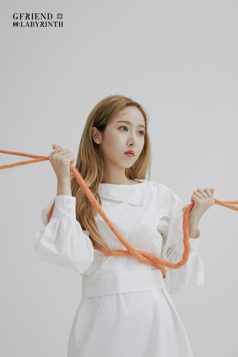 crqdsroad's tweet photo. Por que eunha es la única que no se enreda en la lana, ESO ES TEORÍA ¿¿¿¿¿
#TwistedPaths #回_LABYRINTH #GFRIEND @GFRDofficial https://t.co/5t8NX8mUQv