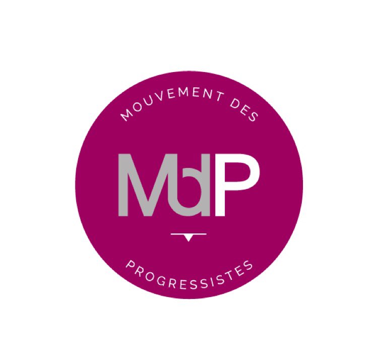 UrgenceEcologie's tweet photo. .@HalimaMenhoudj a été investie chef de file de @GEcologie pour la ville de #Montreuil et de soutenir @PatriceBessac pour les #Municipales2020. La transition écologique est 1 défi majeur, elle ne se fera pas sans justice sociale. Ensemble ns sommes les garants de l’une &amp; l’autre. https://t.co/m1nULW5DKr