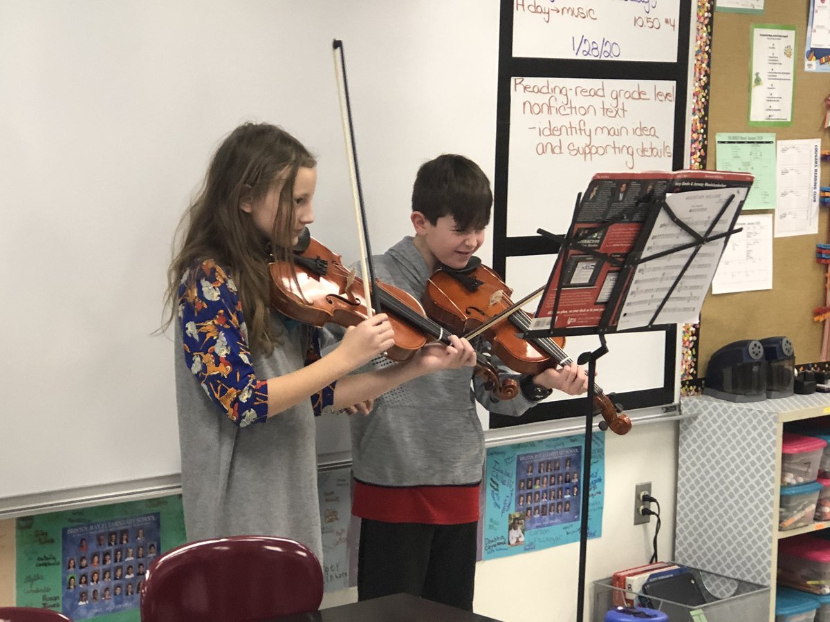 BFifthies's tweet photo. Ms. Read’s class was treated to a private orchestra concert this morning.  #rockinthebay #TalentTuesday https://t.co/5SA6YClwvQ