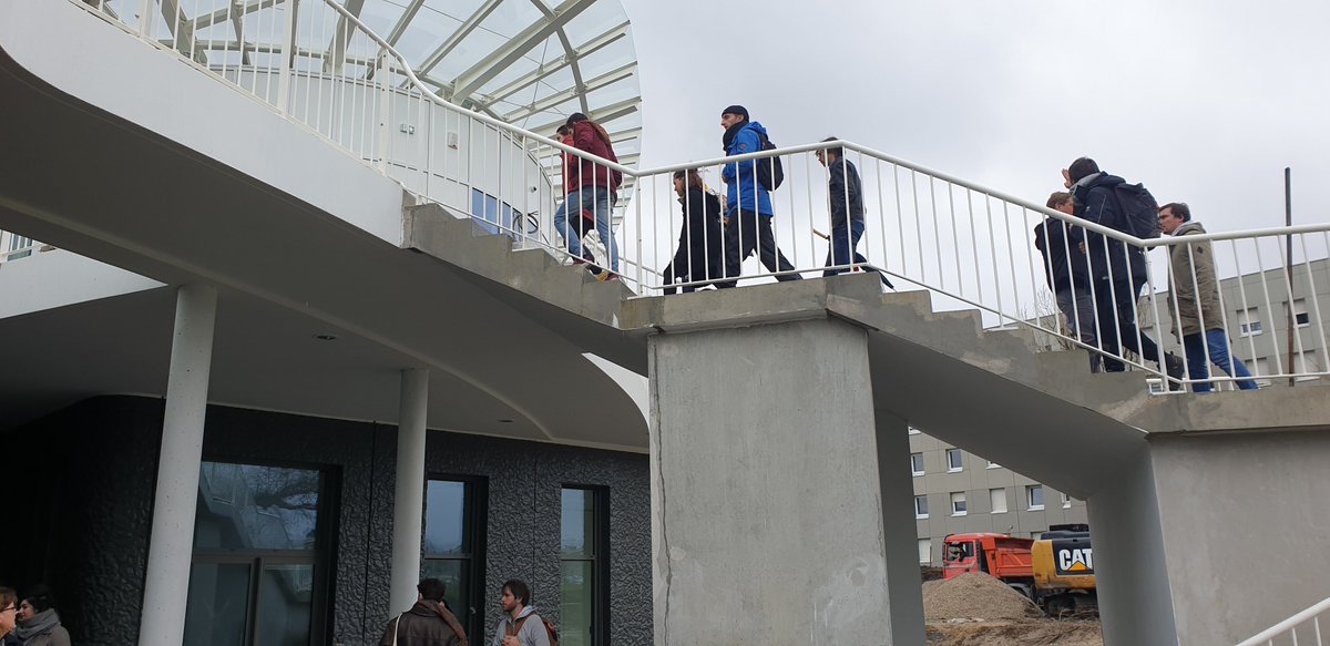 Crous_Bordeaux's tweet photo. Réunion plénière ce matin à la Mac 2 en compagnie des partenaires du festival régional de rentrée des campus #Campulsations, afin de réaliser un bilan de la 12ème édition et parler des perspectives 2020 ! Puis visite de l'(S)pace' Campus, 3 500m² au service des étudiant.e.s! https://t.co/HE922rFqoY