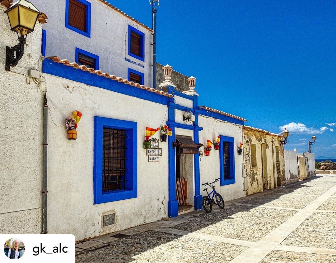 Tabarcacharter's tweet photo. Imágenes pintorescas de Isla Tabarca.
Salidas todos los días desde Santa Pola. Caseta Amarilla
+34 637 553 257
https://t.co/fcz5MKXykk
#sitiosdeespaña #tabarca #excursionatabarca #santapola #isladetabarca #costablanca #watertaxi #barcotaxi #alicante #tabarcaboat #costablancaorg https://t.co/6kBshBbWZg