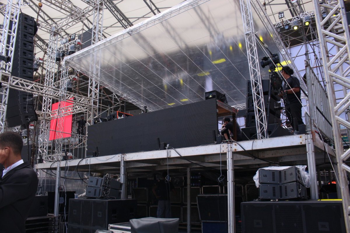 LSPROOFICIAL's tweet photo. O maior festival de música de Minas Gerais, um dos maiores do Brasil, pela primeira vez toma posse de todas as áreas do mineirão. E a LSPRO, em mais um ano dessa parceria, esteve presente com estruturas tanto na esplanada, quanto no gramado do gigante da Pampulha. https://t.co/k9EmSSWdCk