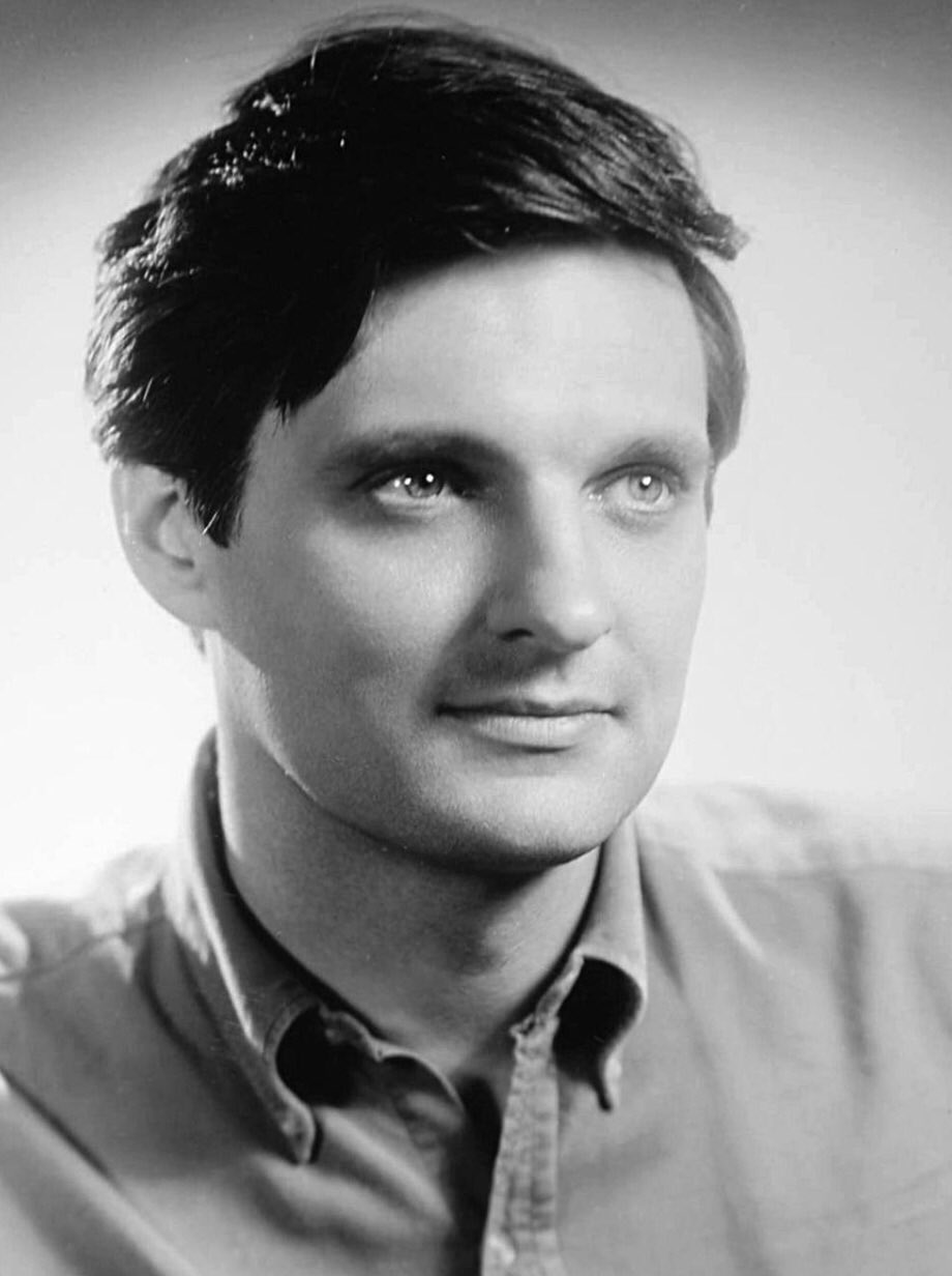 Happy birthday, Alan Alda!  