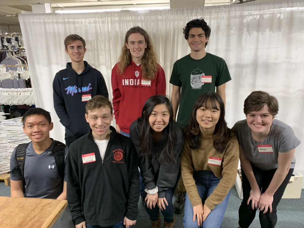 CLDatIU's tweet photo. We had such a blast at Opportunity House this weekend!! Clothing was sorted, priced, and tagged #cldiu #KISI #studentvolunteering https://t.co/kTDh7OgJrc