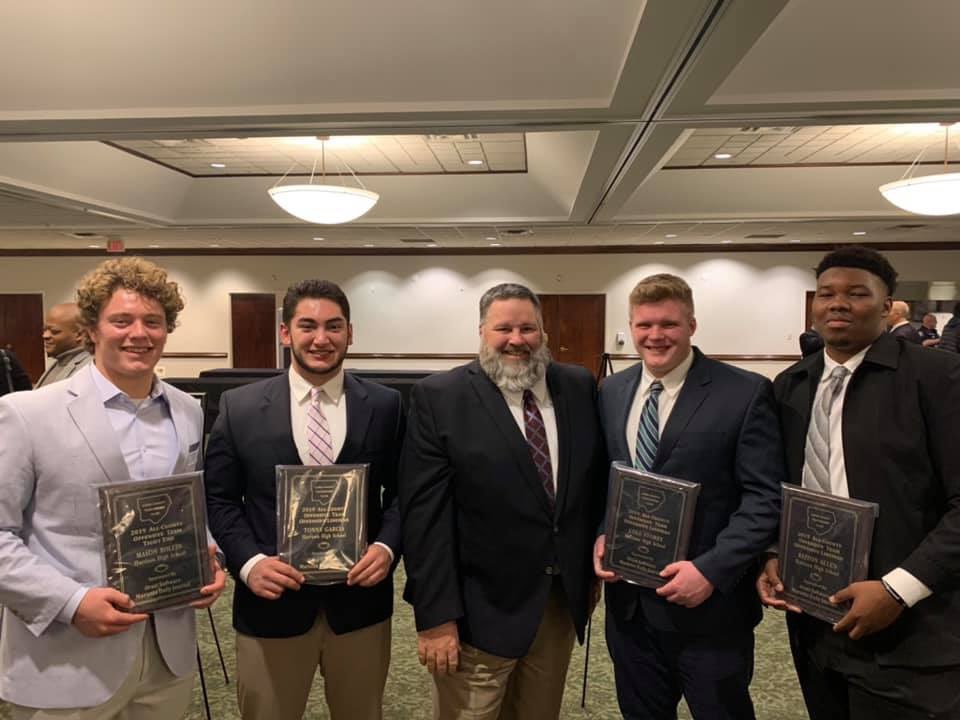 Coach_Lock's tweet photo. Great time last night honoring these dudes at the Cobb County Touchdown Club banquet 👏👏👏 very proud of y’all!!! 🐗 #HoyaHawgs https://t.co/EuMP31xnIS