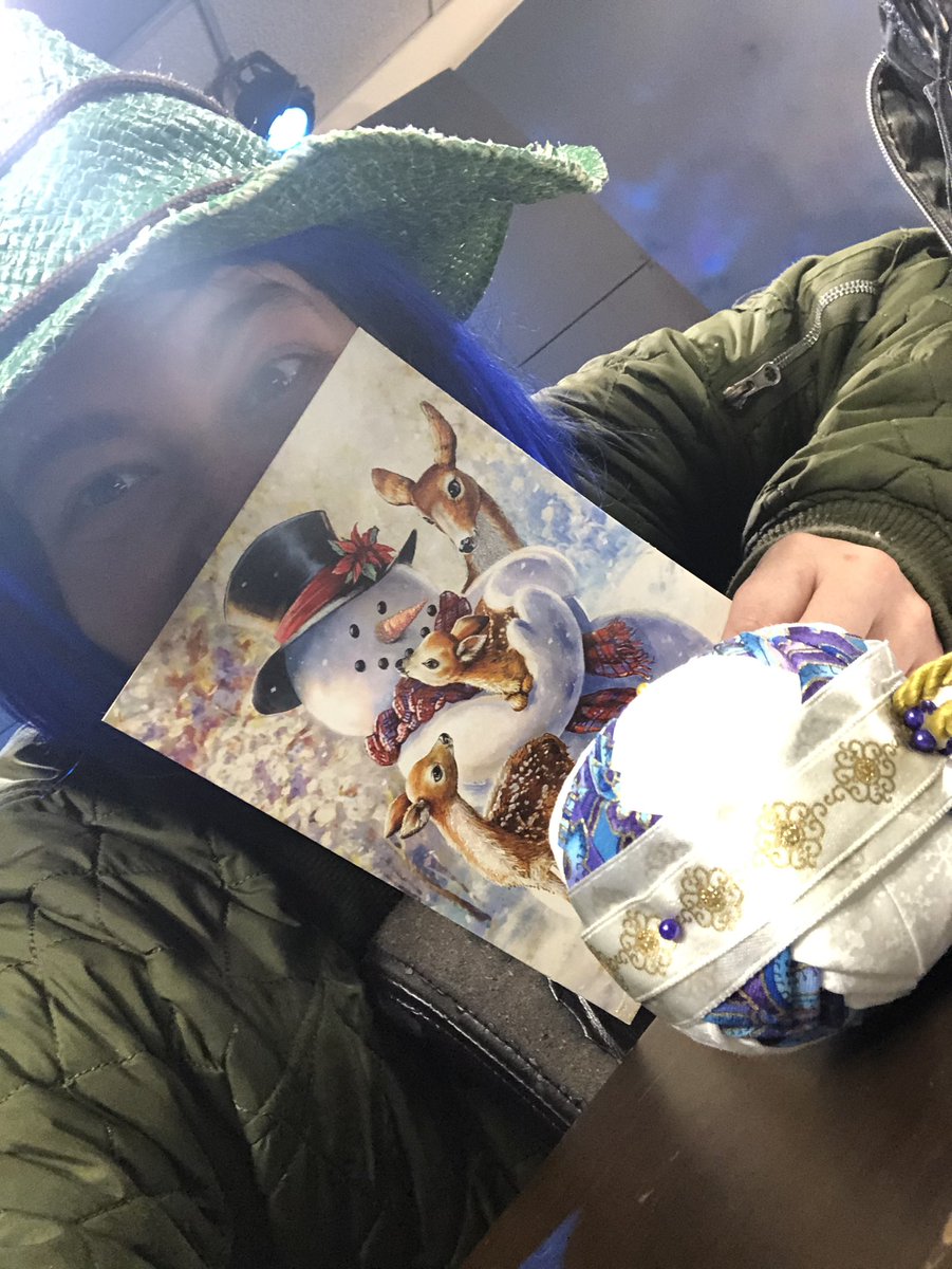 beingaquamarine's tweet photo. I havenβt been to the studio since before xmas, thank you so much @Merkwerkee for this lovely card and ornament! π #mastersofthemetaverse https://t.co/CWfF4kPuoH