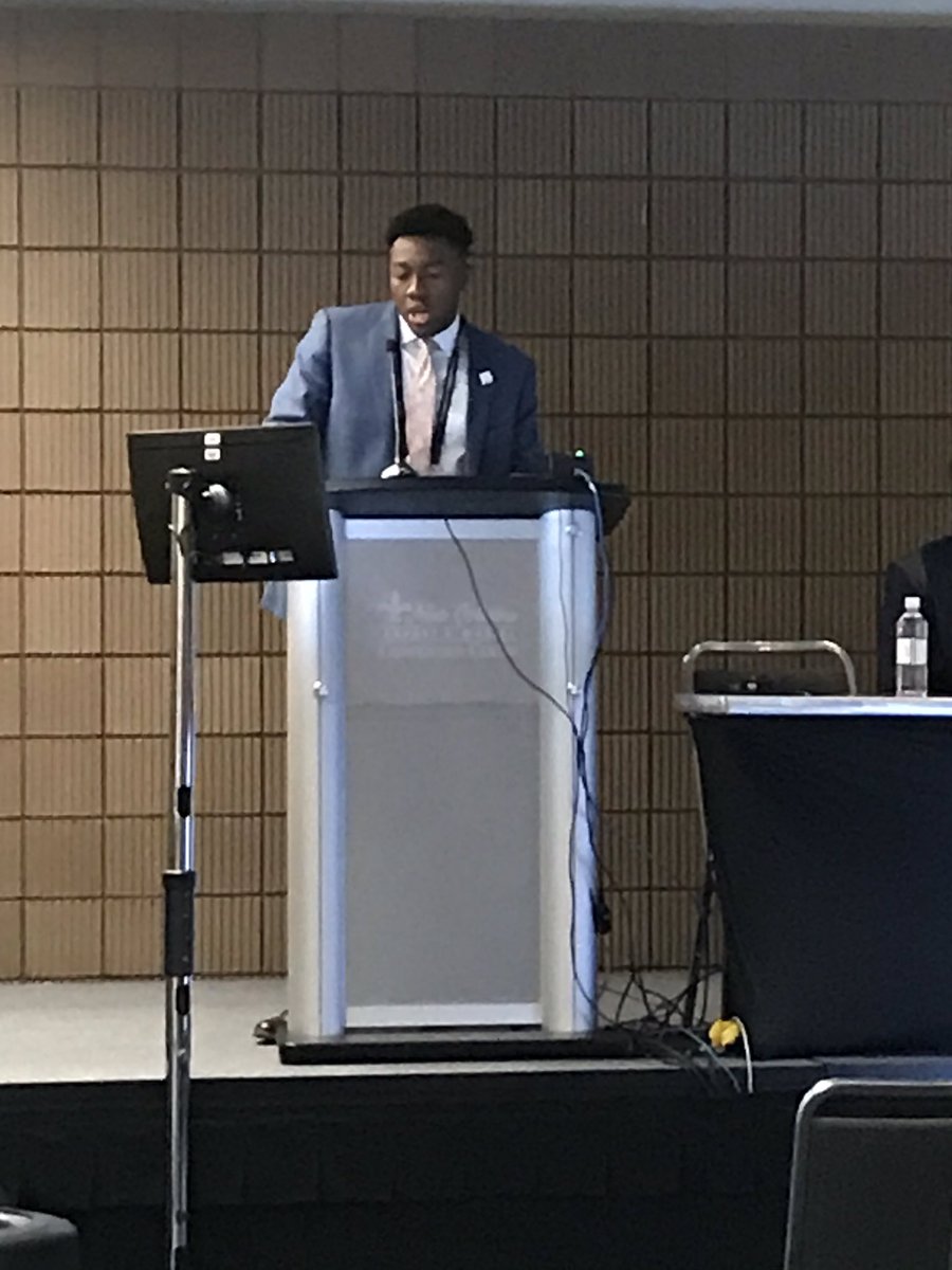 TFaggionVinholo's tweet photo. Super star alert: watch out for @cornell_brooks2 still rising med student already doing podium presentations at #STS2020 ! Bright future and of course standing on the shoulder of our giants @ArnarGeirssonMD and @mori_md - mentorship and sponsorship at its core!! @YaleCardiacSurg https://t.co/pDJc7NJQMx