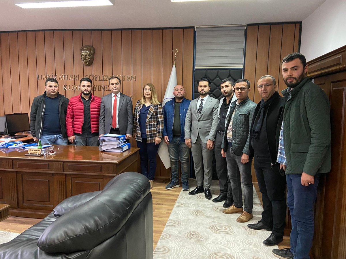TobbGenc's tweet photo. Aksaray İl Defterdarımız Sn. Uğur Arslan'ı ziyaret ederek il genelinde vergi kapasitesi gibi konularda bilgiler edindik. Kendilerine ilgi ve alakalarından dolayı teşekkür ederiz.
@RHisarciklioglu
@TOBBiletisim https://t.co/kpwSorv4Ez