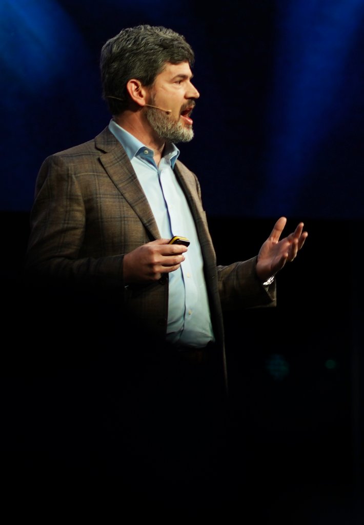 AppDynamics's tweet photo. “The bar for application performance has never been higher. Customers and users now demand a flawless, responsive, zero-downtime experience.” Danny Winokur on the Era of The Digital Reflex #APM #digitalcustomerexperience #CLEUR #DigitalReflex https://t.co/WDPeghSK08
