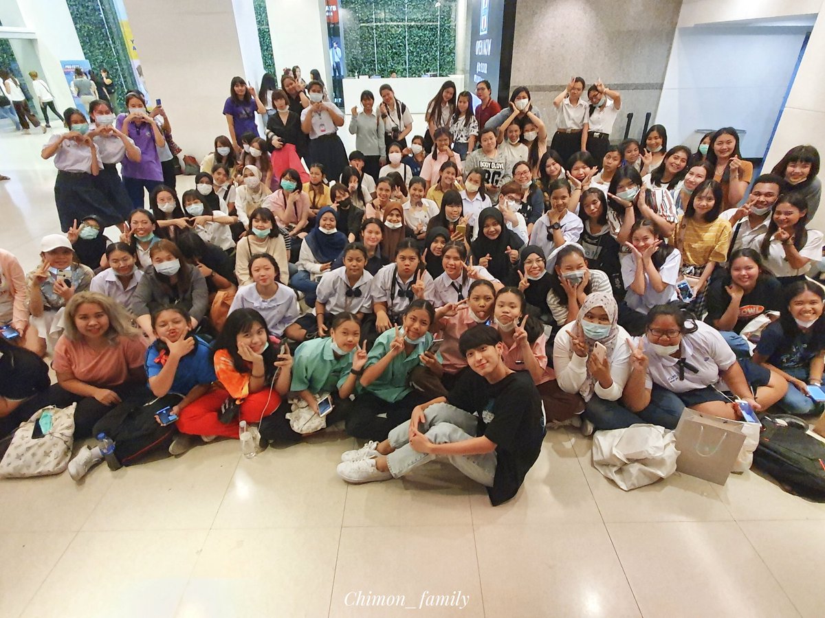chimon_official's tweet photo. วันนี้ขอบคุณ #ชิชาม่อน ทุกคนที่มาหา @Chimonac น๊า กลับบ้านปลอดภัยกันนะคะทุกคน ไว้เจอกันใหม่เร็วๆนี้จ้า😘💕

#ChimonWachirawit https://t.co/fs4wpgkBSb