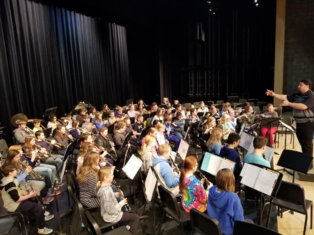 BFMSBand's tweet photo. Gearing up for the 5th &amp; 6th grade band concert tonight! 7 pm start time, all are welcome! https://t.co/yPPuGPTFz5