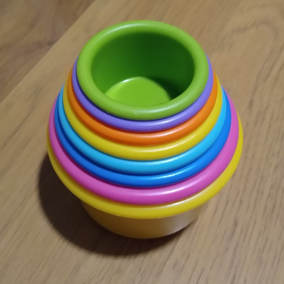 graylsidus's tweet photo. This is not a puzzle. This is just eight toddler stacking cups that I never thought I'd see all together in one spot again. https://t.co/eQ03K16XCf