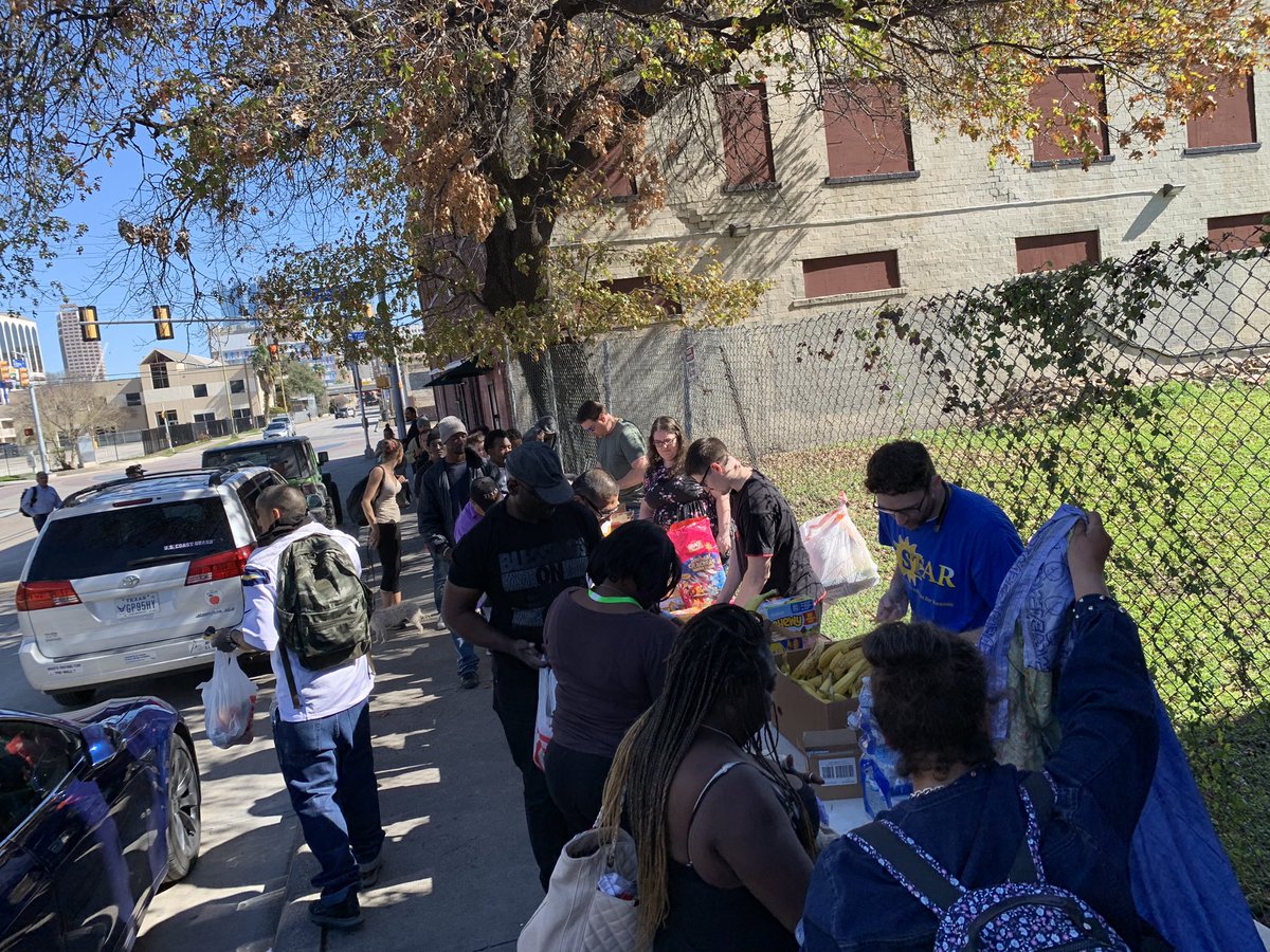 AtheistsAtWork's tweet photo. We were able to help 113 of our friends and neighbors with pre-packaged foods, water, and clothing on the 26th of January. Huge thank you to everyone that came out to help!! https://t.co/hThnHnevxi