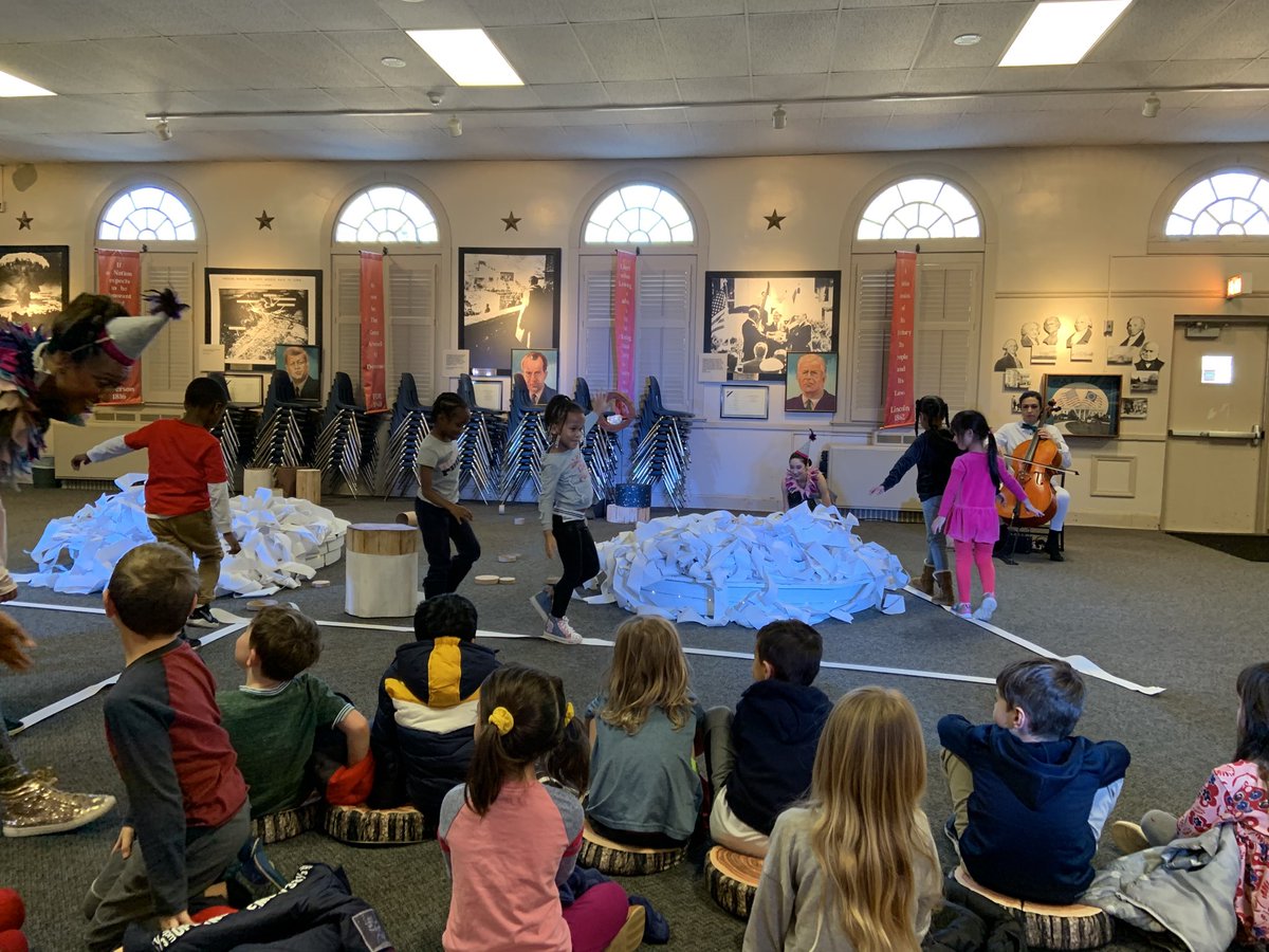 Best play for kindergarten!!! Thank you #thebarnwellbeat TVY@alliancetheater