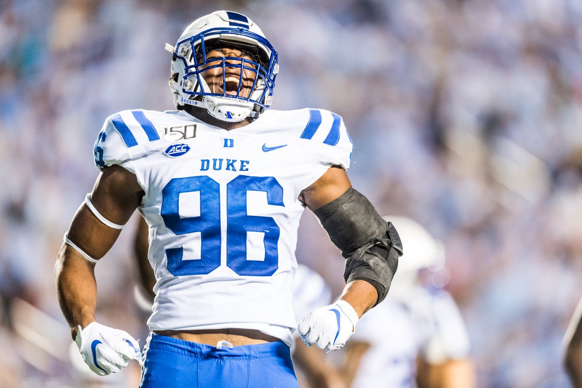 DukeFOOTBALL's tweet image. He was a terror for opposing offenses in 2019 and he's back for more in 2020 😈

@ChrisR_II ➡️ 2nd in @PFF_College's list of Top 25 Returning Defensive Linemen 😤

📰 | goduke.us/30Z3LuC

#GoDuke