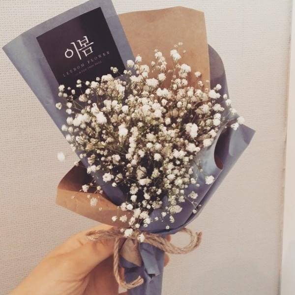 xuanyiewuju's tweet photo. Happy Wedding untuk kalian berdua! @SF9_ROWOUN &amp; @hey_yoon1110 (^_^/\)♡

Maaf Anyi ngga bisa hadir . . Semoga awet terus, sehat dan bahagia selalu, keep romantic😘

Hye, titip adekku ya? jgn disakitin, kalau dia nya nakal dislepet aja.g #HRNewChapter

With Love,
Wu Xuanyi. https://t.co/Y95BjAFx8z