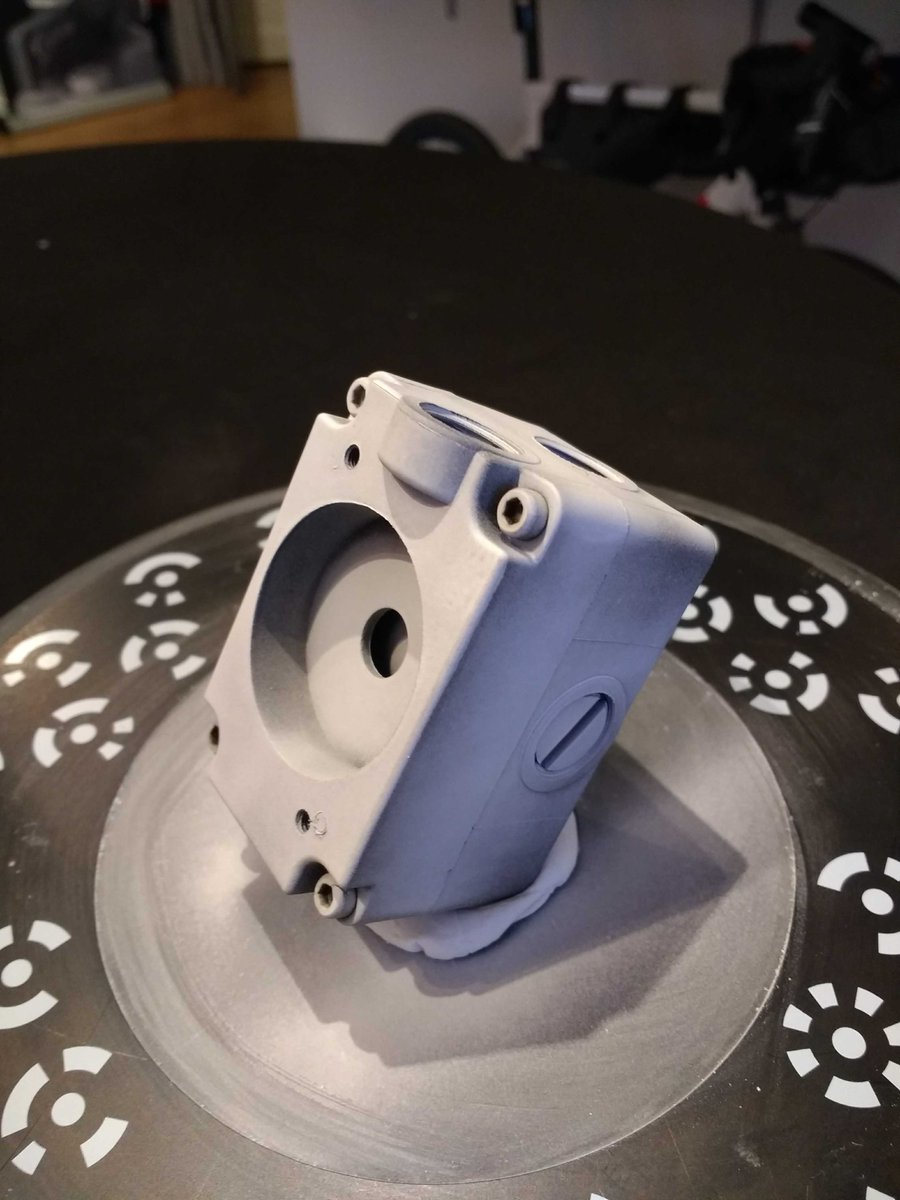 erikcederb's tweet photo. Turns out that the CAD files that @alphacool
provides for the Eisstation 40 does not match the real thing.
Used our @shining3d #EinscanSP #3dscanner to scan the part, brought it into @adskFusion360 and adjusted the mount to fit. Now #3Dprinting rev 2 on our @Markforged #MarkTwo. https://t.co/ApTotQwsJz