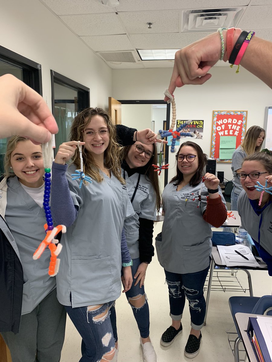 Making neurons in our 3rd pd today!!🧠