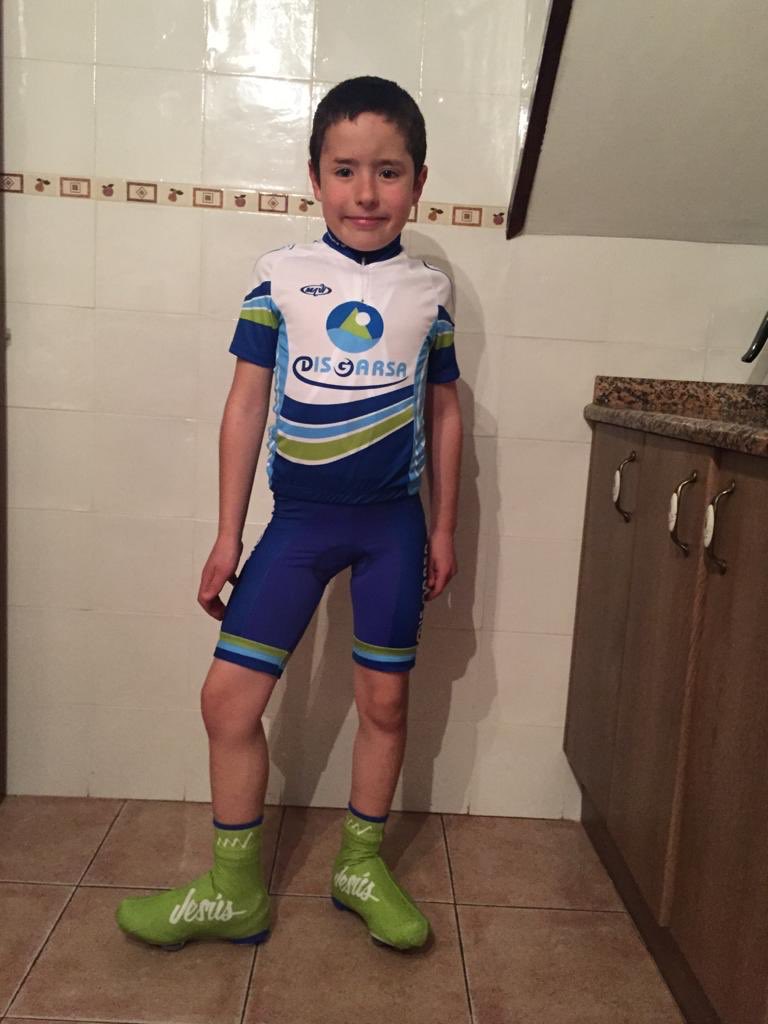 ClubColindres's tweet photo. El @ClubColindres empieza a rodar con los #cadetes y #junior . Gracias a nuestros #patrocinadores #Disgarsa #GrupoLosPasiegos #DistribucionesVicercan #AyuntamientoDeColindres https://t.co/gpmOa5VAZd