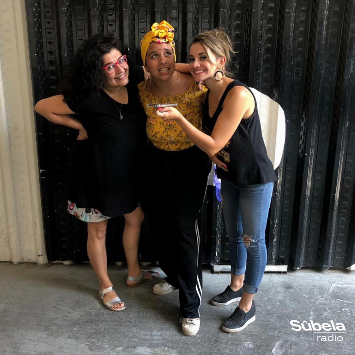 ClaudiaDides's tweet photo. Nos vamos a descansar el último programa de la temporada 2019 de #SuperCiudadanas con @microsesnegras @Rayenaraya @Curvaspoliticas @Cperezcarvallo https://t.co/he8TXhV9D0