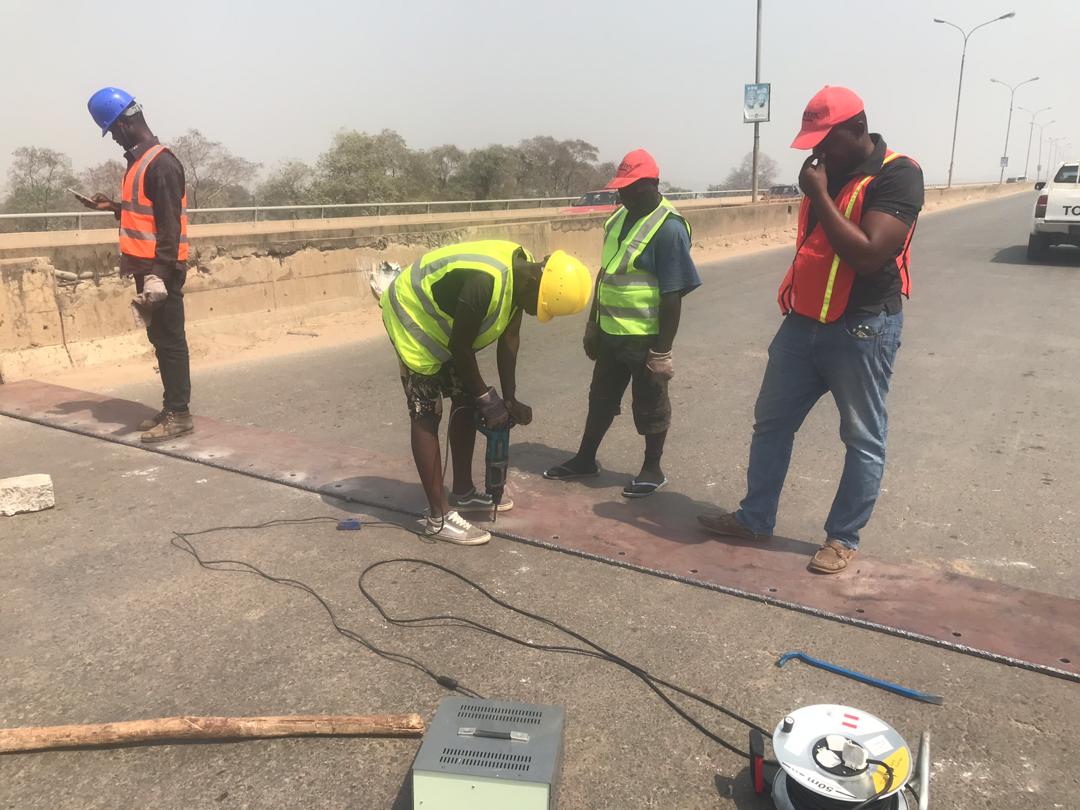 PWHNIG's tweet photo. #FGAtWORK... Work commences on Ajaokuta bridge expansion joints https://t.co/LDO40uXv43