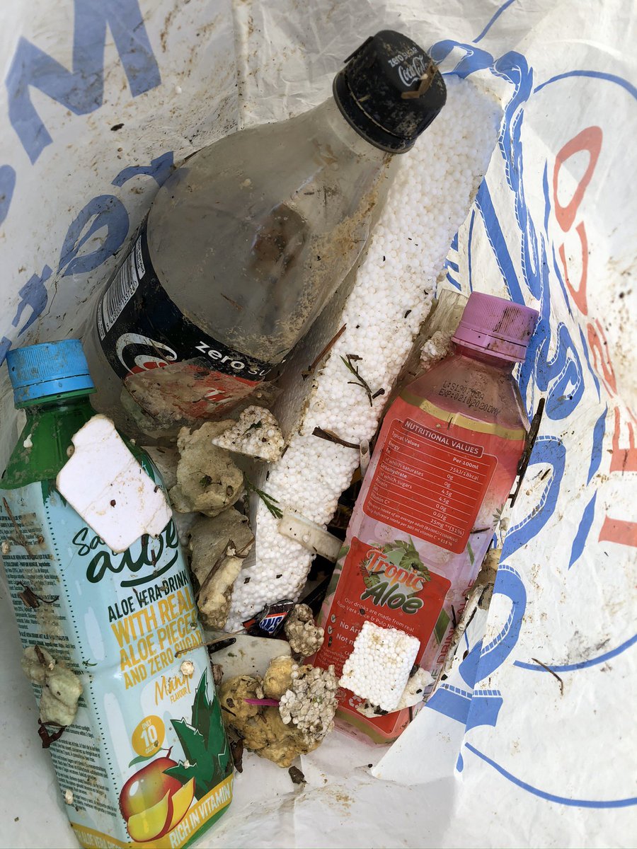 happyhillers's tweet photo. #litter pick #StonePierBeach with most from #Harbourside top right shows polystyrene in bits🤬#cableties #singleusebottles #polystyrene #insulatingfoam #styrofoam #plasticcutlery #rope #wrappers #wire #fishingline @LitterFreeCoast @LitterFreeDrst @2minbeachclean @KeepBritainTidy https://t.co/bNrfAhj3ML