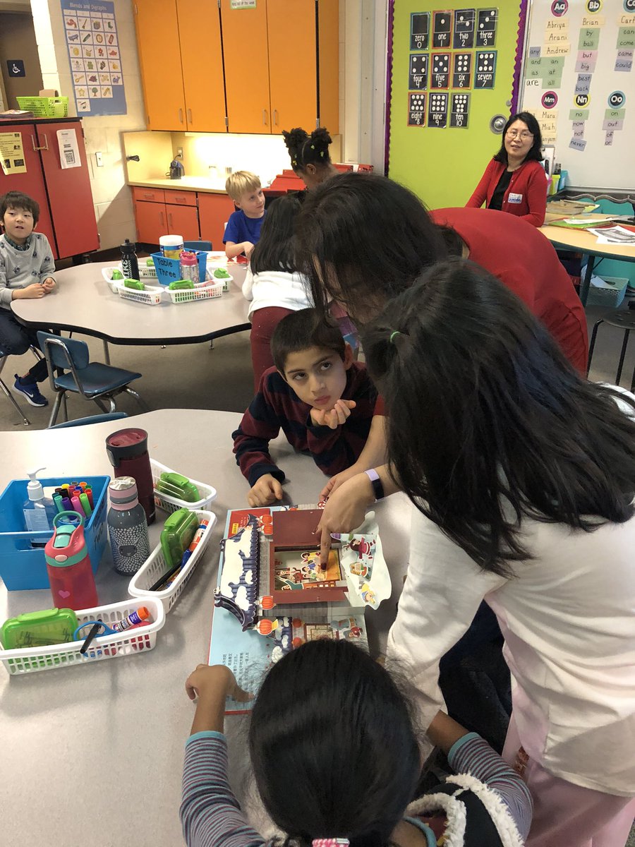 ShalynFortuna's tweet photo. Last week, we had some special parent visitors present fun activities and facts about Chinese New Year! @HamiltonHawks82 https://t.co/tF80HPqOpc