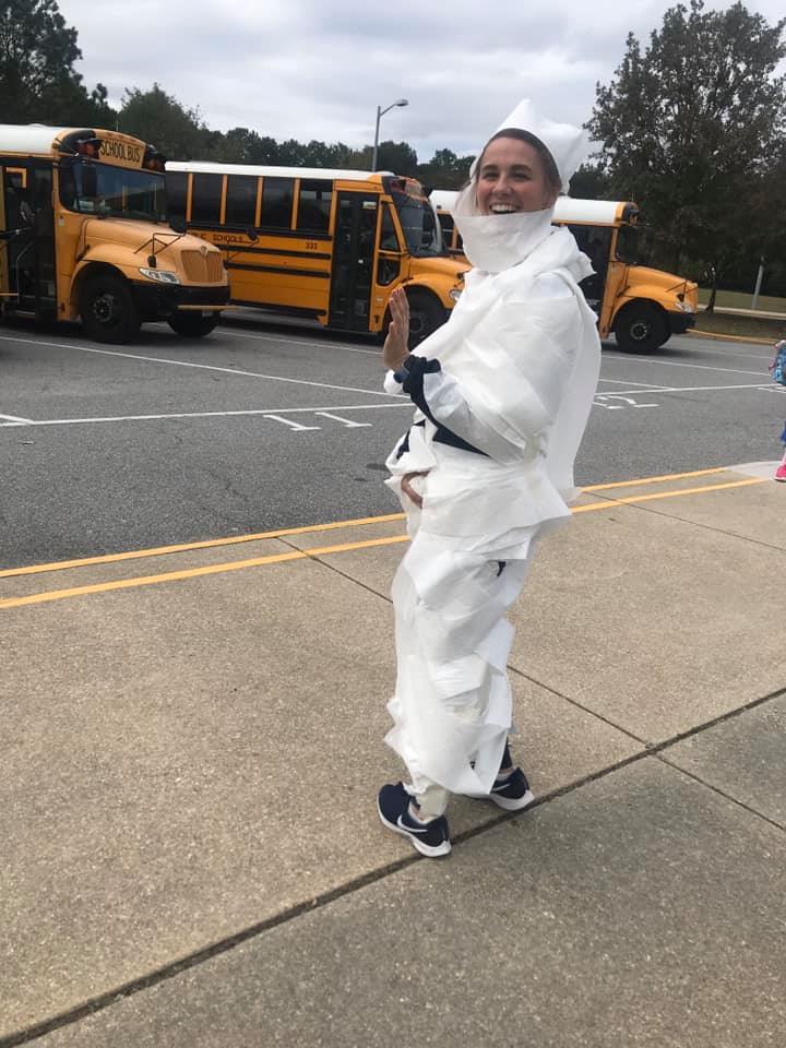 choosebooster's tweet photo. Another day, another mummy welcoming students to school at @dragonpta! What wild things have happened at your school during the Boosterthon Fun Run? 🤪 https://t.co/36W4ZP19s5