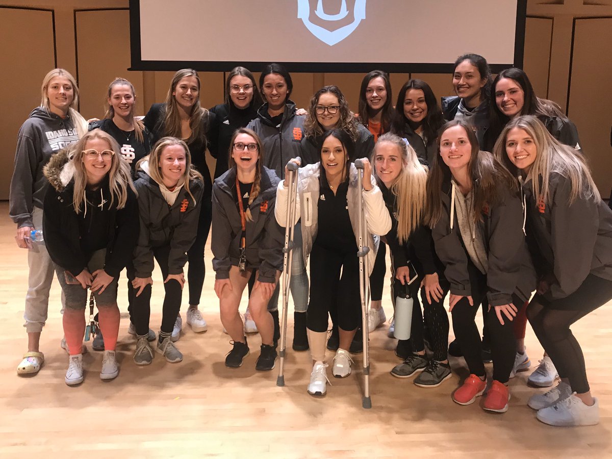 IdahoStateSoccr's tweet photo. Our soccer team had the pleasure of attending a talk on the importance of mental health for student athletes from the inspiring and energetic @victoriagarrick 

Also thank you to our @ISUSAAC for working so hard to make this event happen! https://t.co/jzWj3uqycc