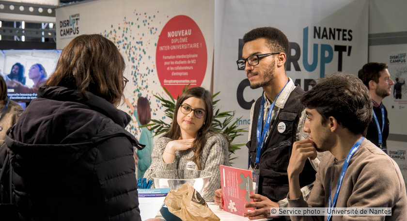 DisruptCampus44's tweet photo. Il y a une semaine nous étions présents en grand nombre à #DigitalChange2020.
REX en images sur cette 4ème édition du salon de la #TransfoNum à Nantes.
#DisruptCampus #Nantes est la formation en #transfonum qui vous transforme, alors n'attendez plus !
https://t.co/pbj3d9NhBJ https://t.co/H0cyu6JBTu
