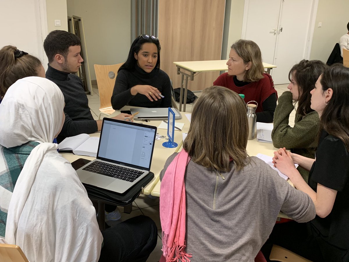 i_engagement's tweet photo. Ce matin, pour le 5ème jour de la 33ème Université de l’Engagement, les lauréats de la #PromoIDE2019, ont participé à un Forum animé par des partenaires, bénévoles et anciens lauréats :
- orientation
- formation
- métiers
Et des ateliers pour pitcher son projet.
#LiveIDE2020 https://t.co/ZxnVObUK7G