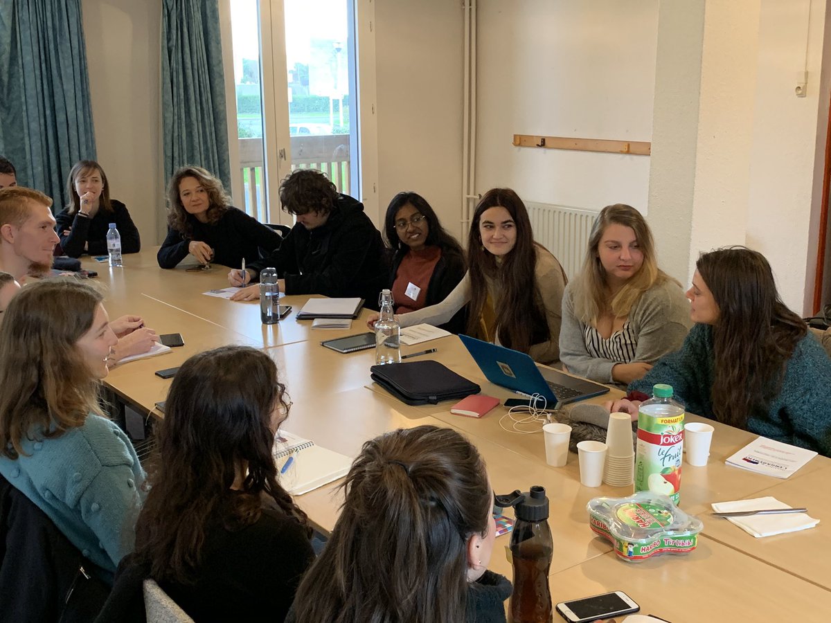 i_engagement's tweet photo. Ce matin, pour le 5ème jour de la 33ème Université de l’Engagement, les lauréats de la #PromoIDE2019, ont participé à un Forum animé par des partenaires, bénévoles et anciens lauréats :
- orientation
- formation
- métiers
Et des ateliers pour pitcher son projet.
#LiveIDE2020 https://t.co/ZxnVObUK7G