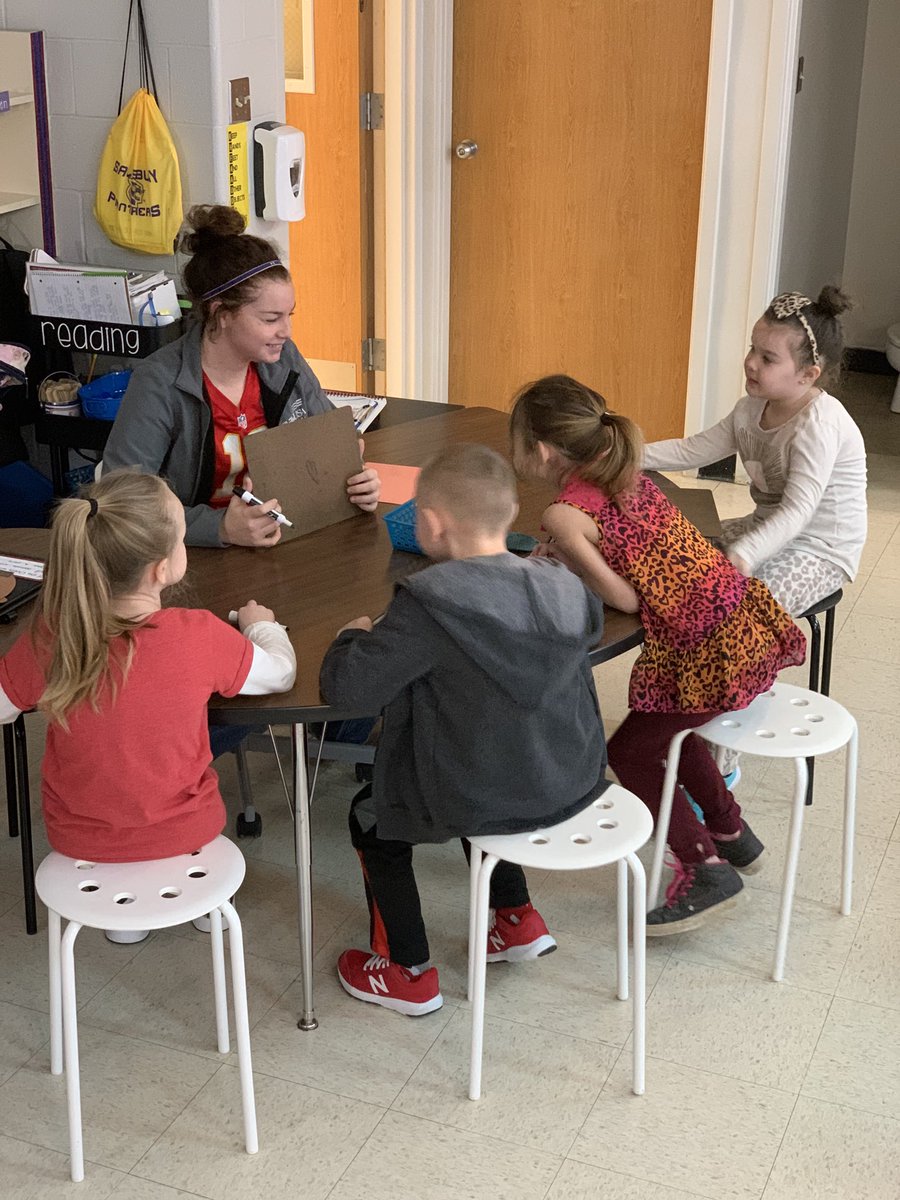 MrsCook1stGrade's tweet photo. Cadet teaching ☺️ #ShineSES ⁦@SalisburyEleme1⁩ https://t.co/bC0N8LkqmB
