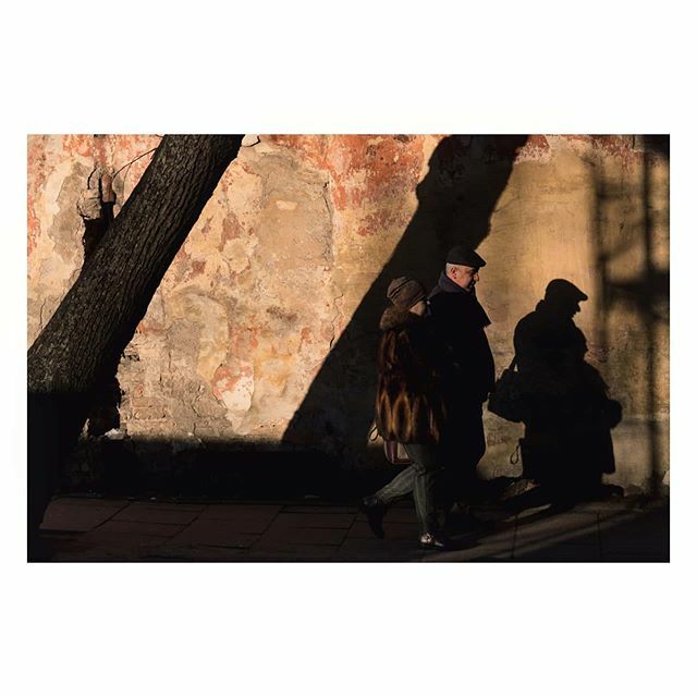 majomatej's tweet photo. 👥
..
Vilnius, Lithuania, Jan 2020
..
#vilnius #lithuania #streets_in_motion #streetandmoody #shadows #highcontrast #highlights #streettogether #streetizm #travel #streetoftheday #street_photo_club #streetclassics #streetfinder #streetcapture #streets… https://t.co/MxcfAbL921 https://t.co/fdDvuSukuM